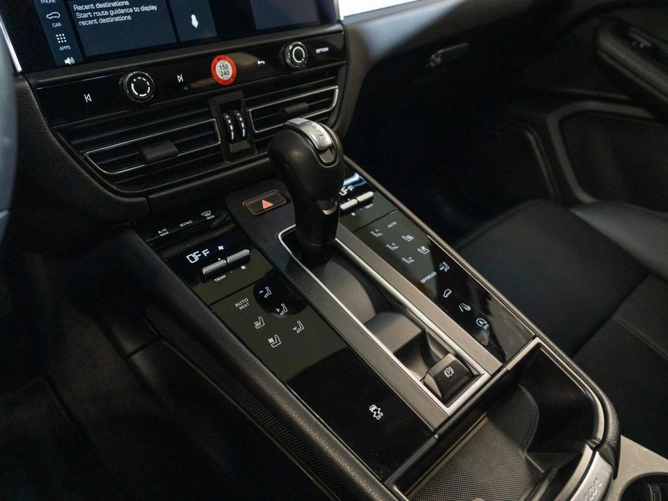 2026 Porsche Macan - Image 20 of 29
