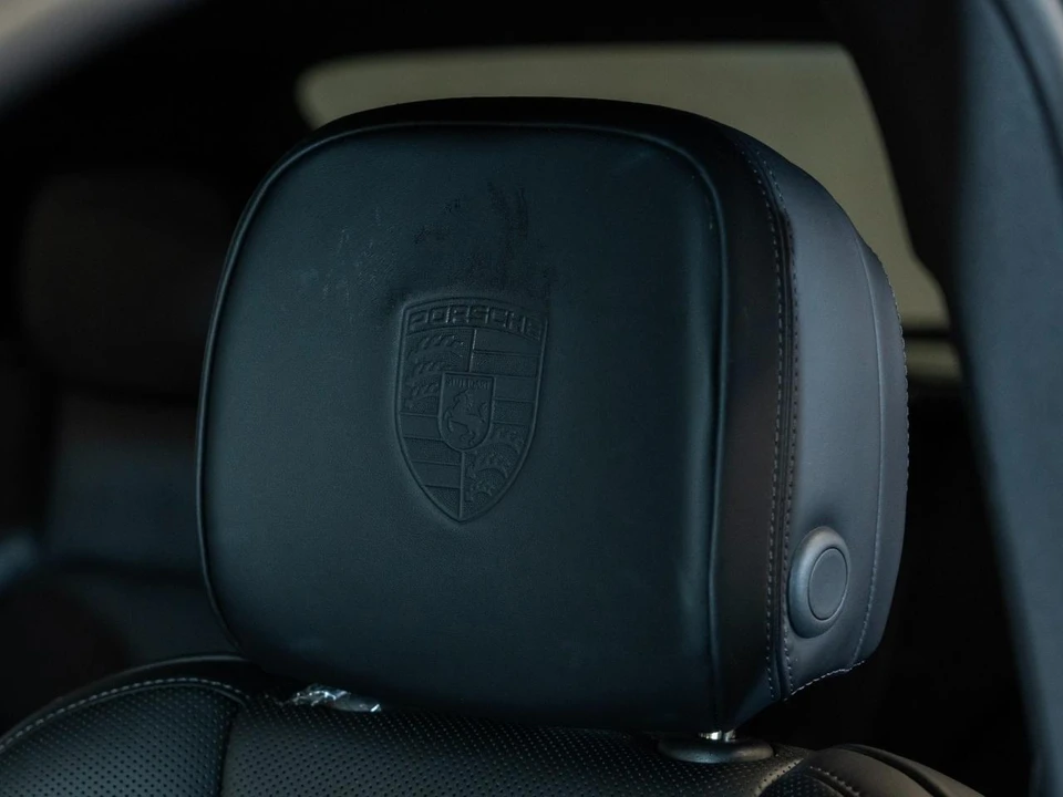 2026 Porsche Macan - Image 17 of 29