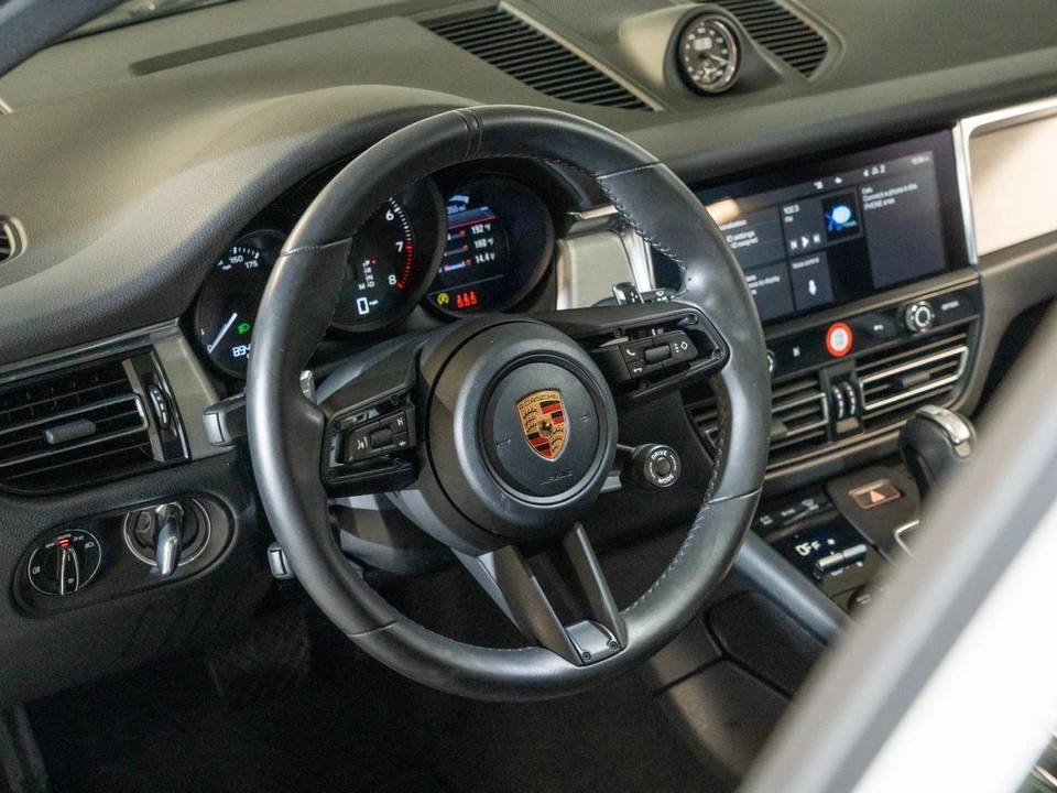 2026 Porsche Macan - Image 5 of 29