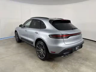 2026 Porsche Macan - Image 17 of 31