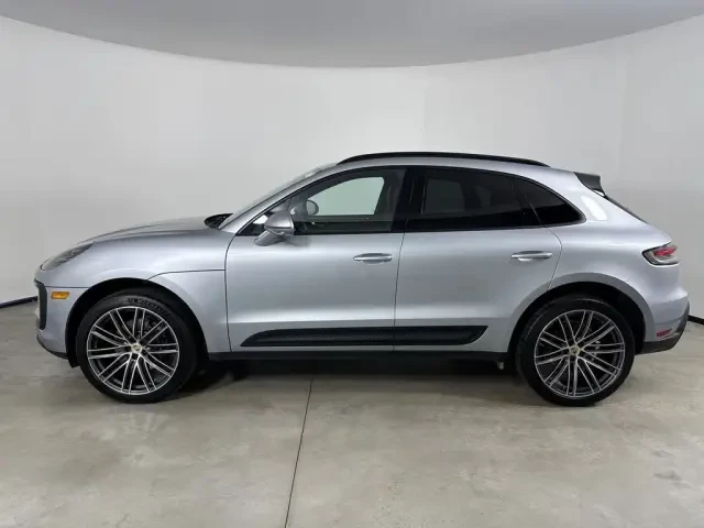 2026 Porsche Macan - Image 14 of 31