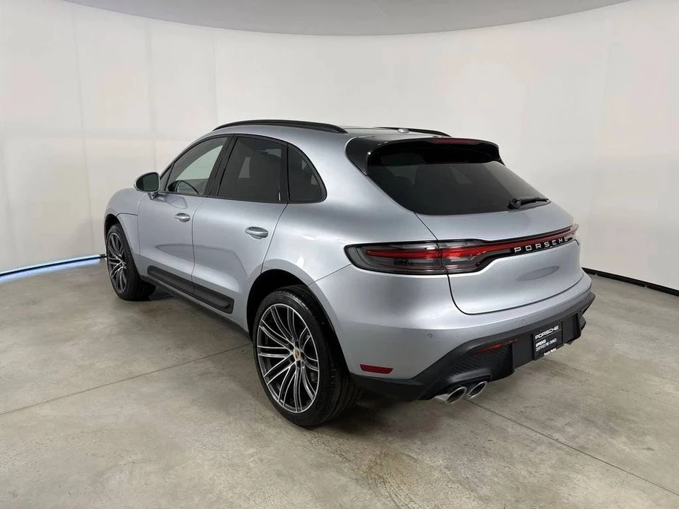 2026 Porsche Macan Electric - Image 3 of 5