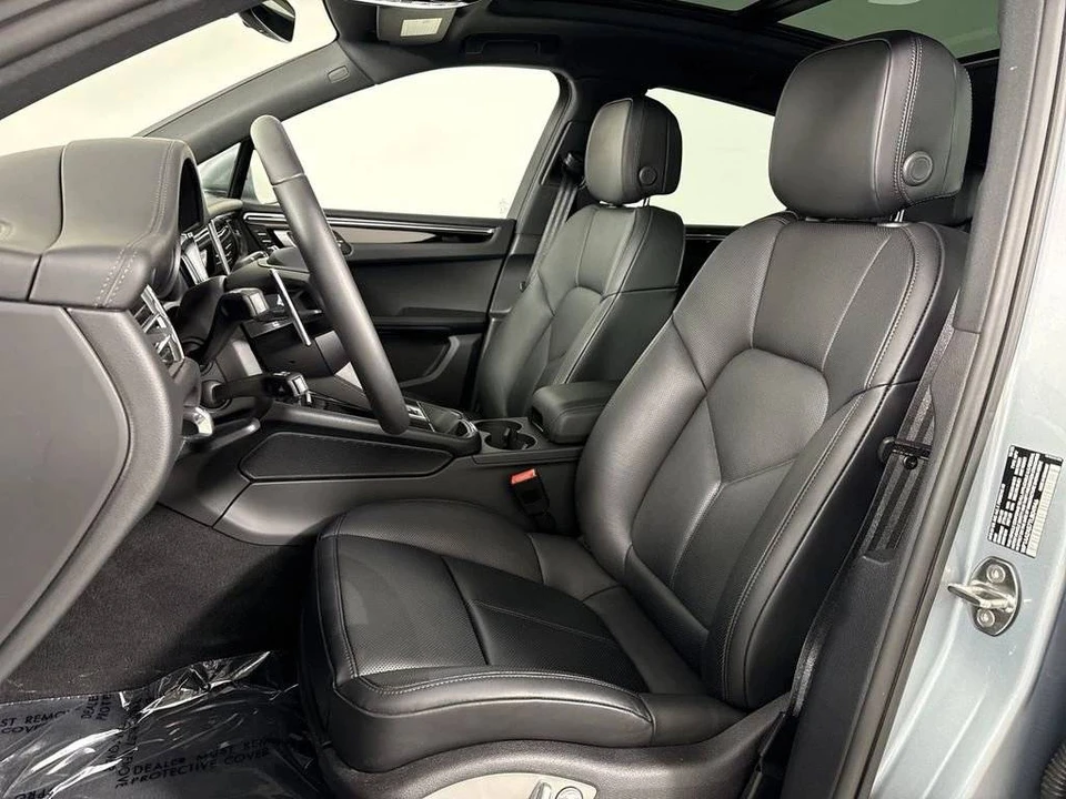 2026 Porsche Macan Electric - Image 5 of 5