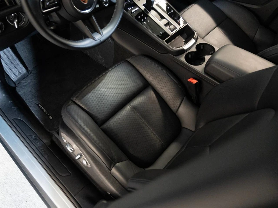 2026 Porsche Macan - Image 15 of 28