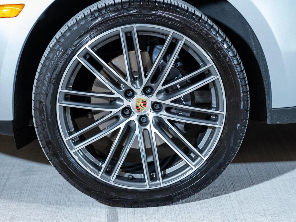 2026 Porsche Macan - Image 12 of 28