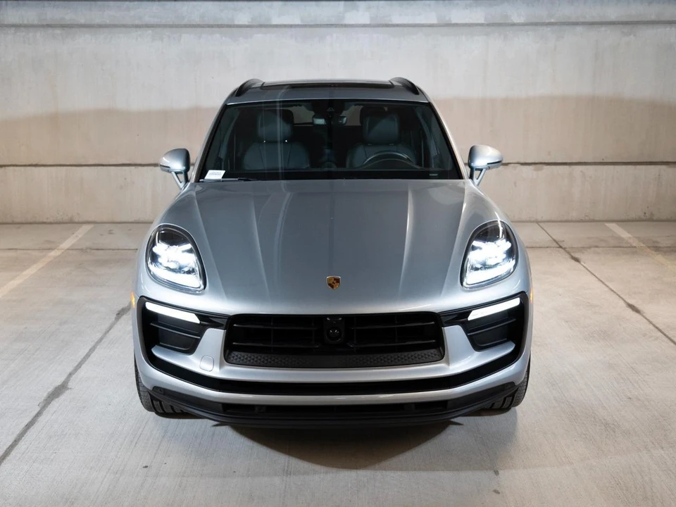 2026 Porsche Macan - Image 7 of 28
