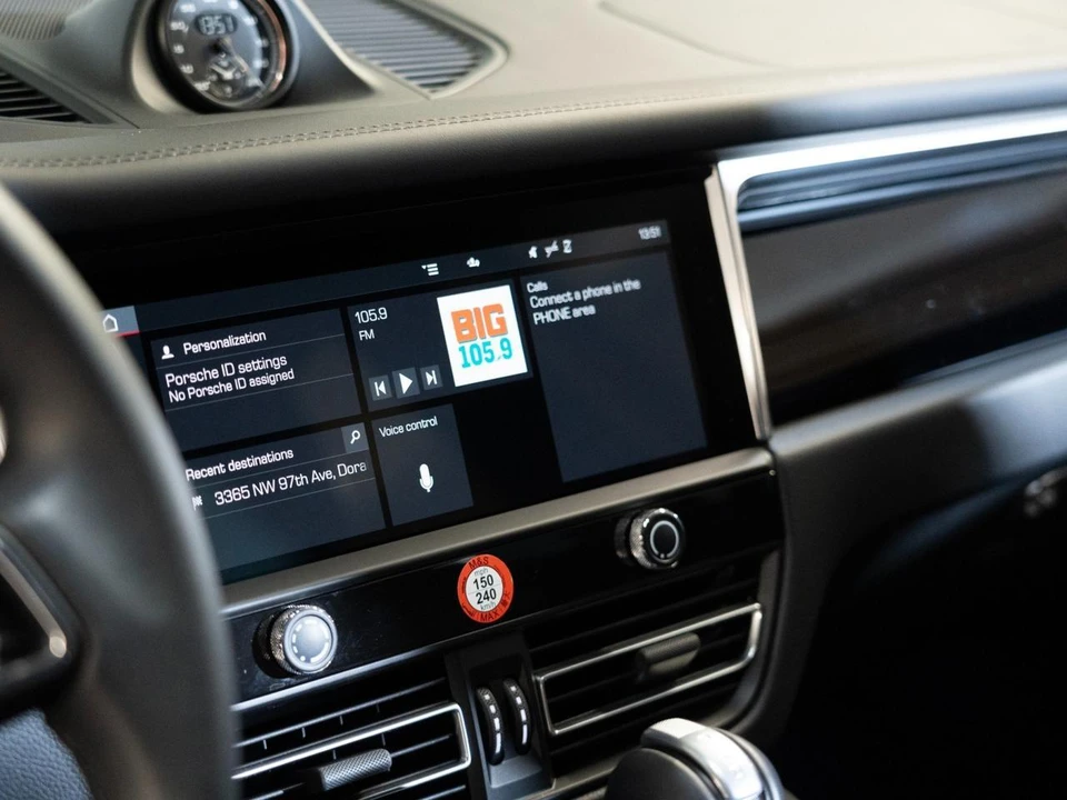 2026 Porsche Macan - Image 22 of 28