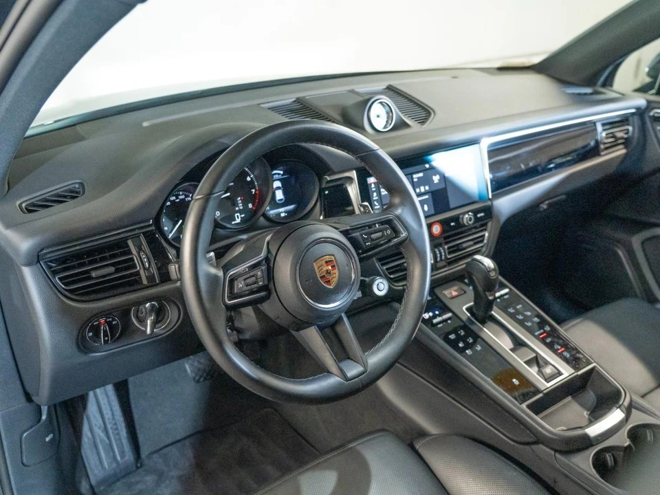 2026 Porsche Macan - Image 4 of 31