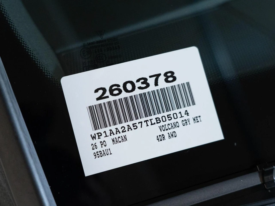 2026 Porsche Macan - Image 31 of 31