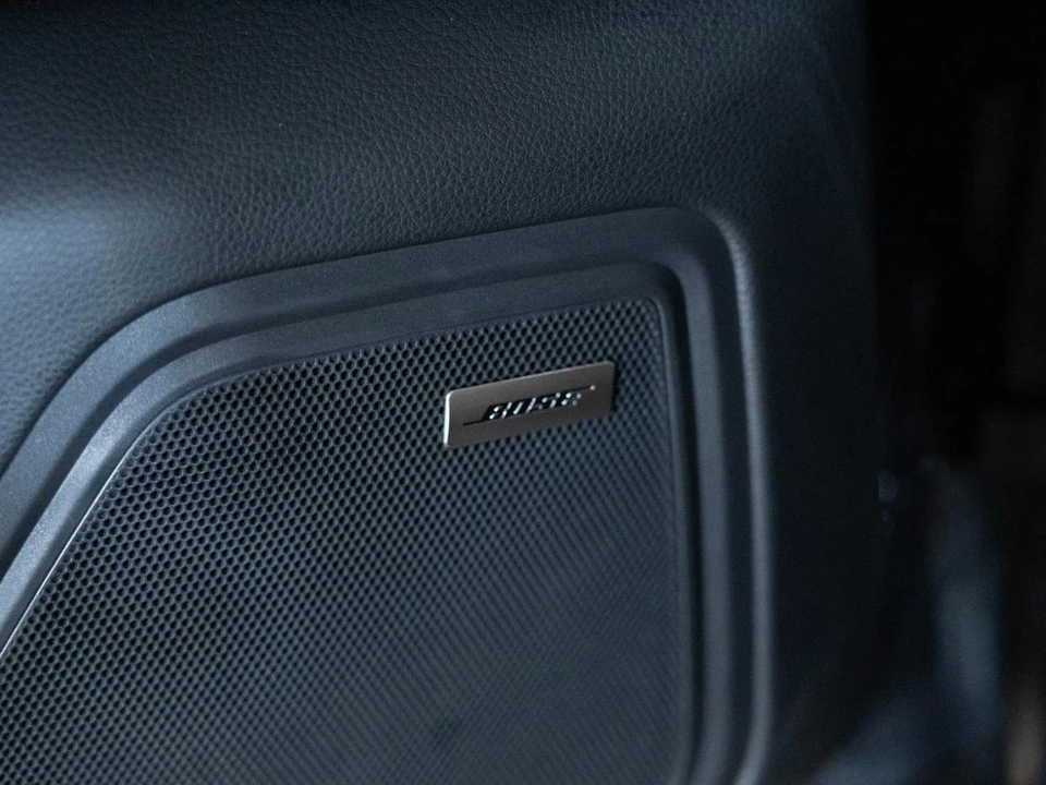 2026 Porsche Macan - Image 21 of 31