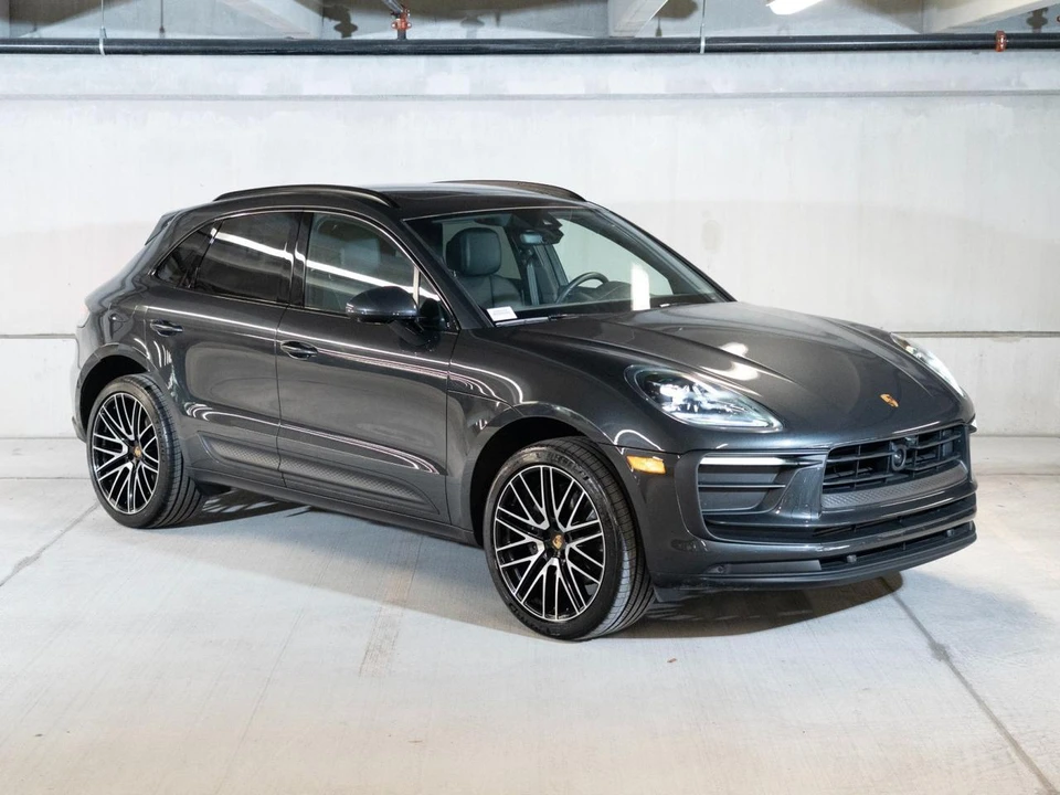 2026 Porsche Macan - Image 7 of 31