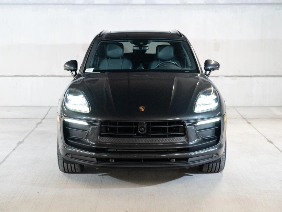 2026 Porsche Macan - Image 6 of 31