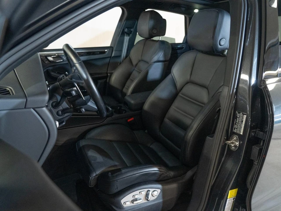 2026 Porsche Macan - Image 5 of 31