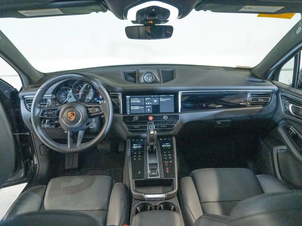2026 Porsche Macan - Image 23 of 31