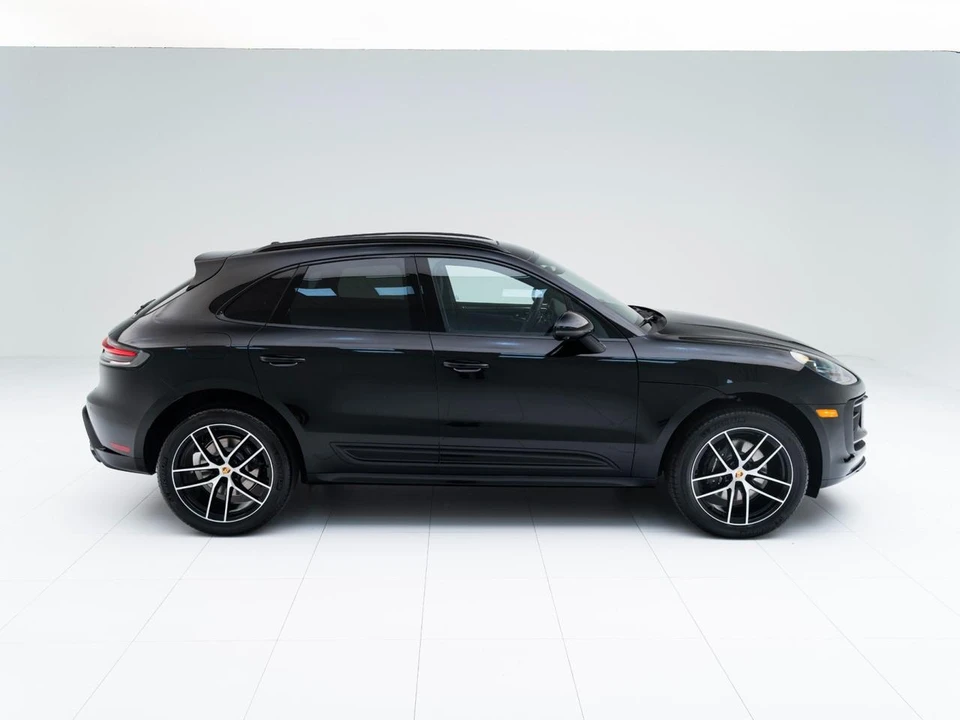 2026 Porsche Macan - Image 8 of 27