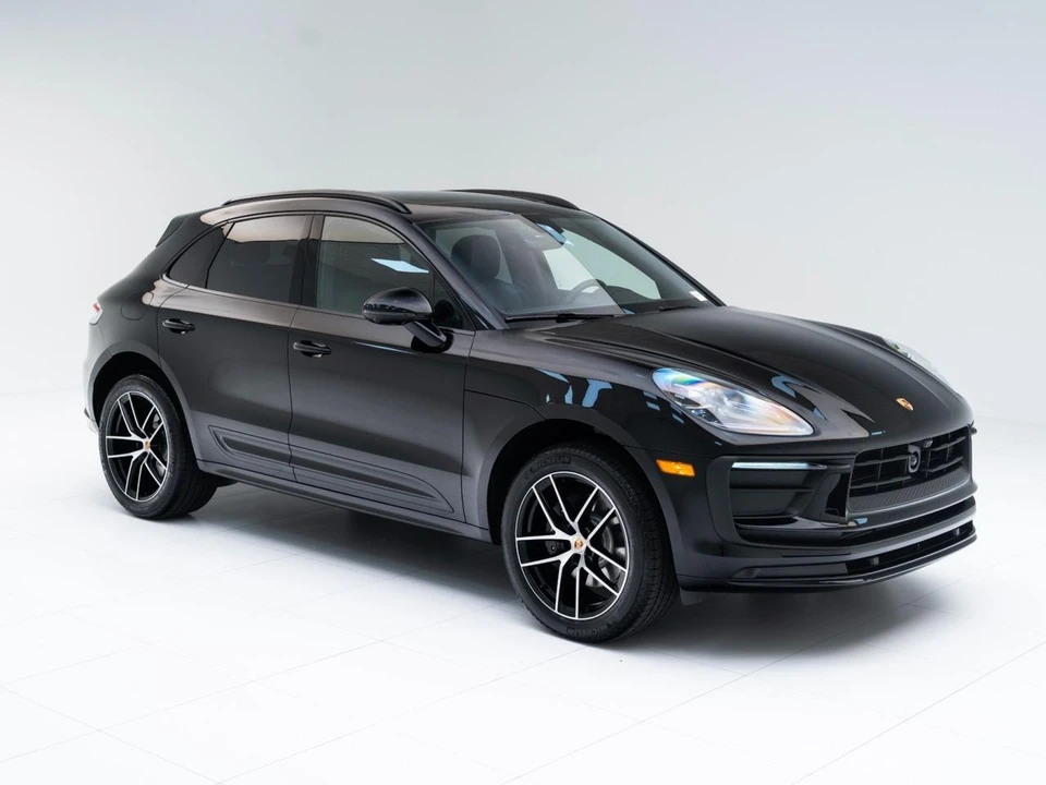 2026 Porsche Macan - Image 7 of 27