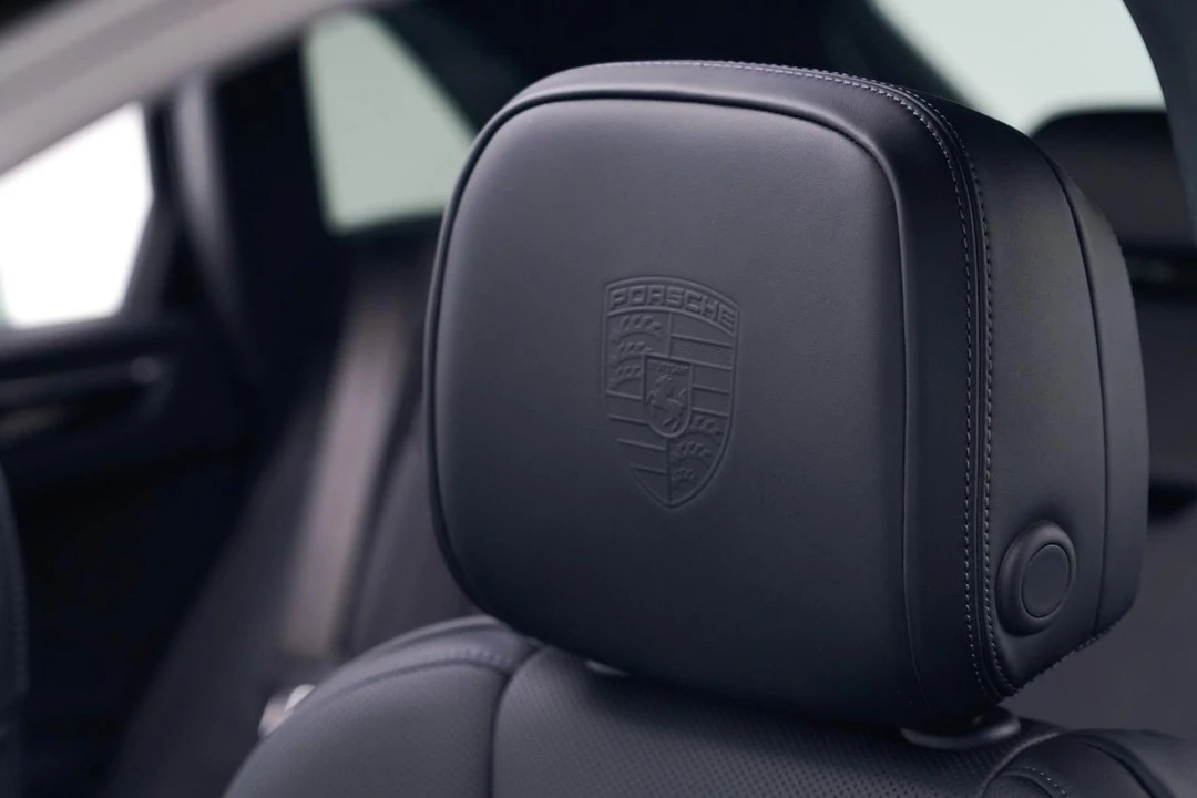 2026 Porsche Macan - Image 19 of 27