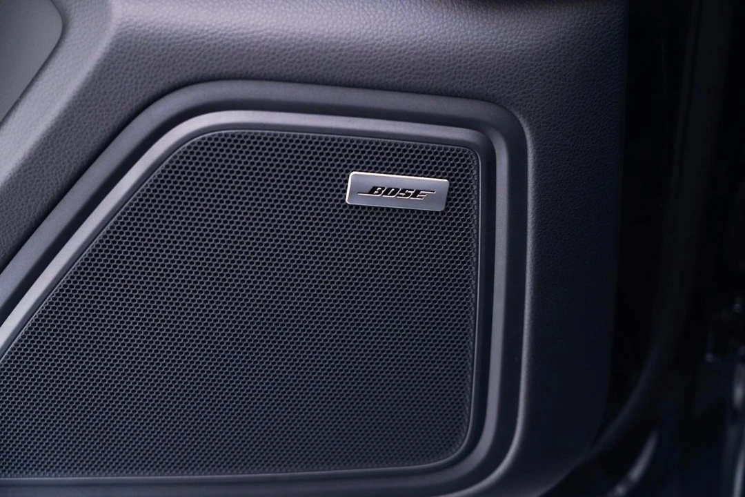 2026 Porsche Macan - Image 22 of 27