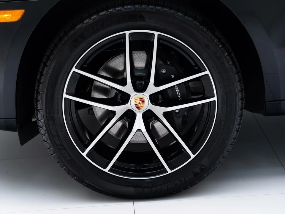 2026 Porsche Macan - Image 12 of 27