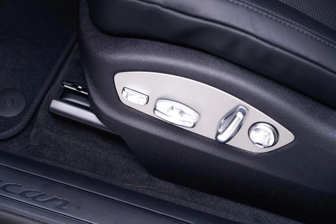2026 Porsche Macan - Image 16 of 27
