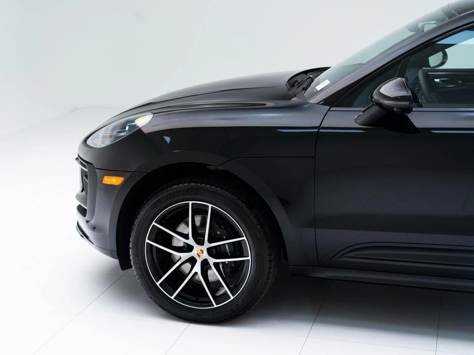 2026 Porsche Macan - Image 11 of 27