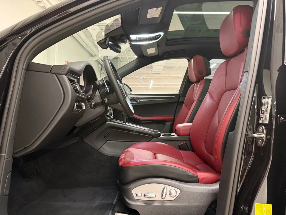 2026 Porsche Macan Electric - Image 5 of 5