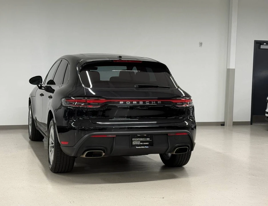 2026 Porsche Macan Electric - Image 3 of 5