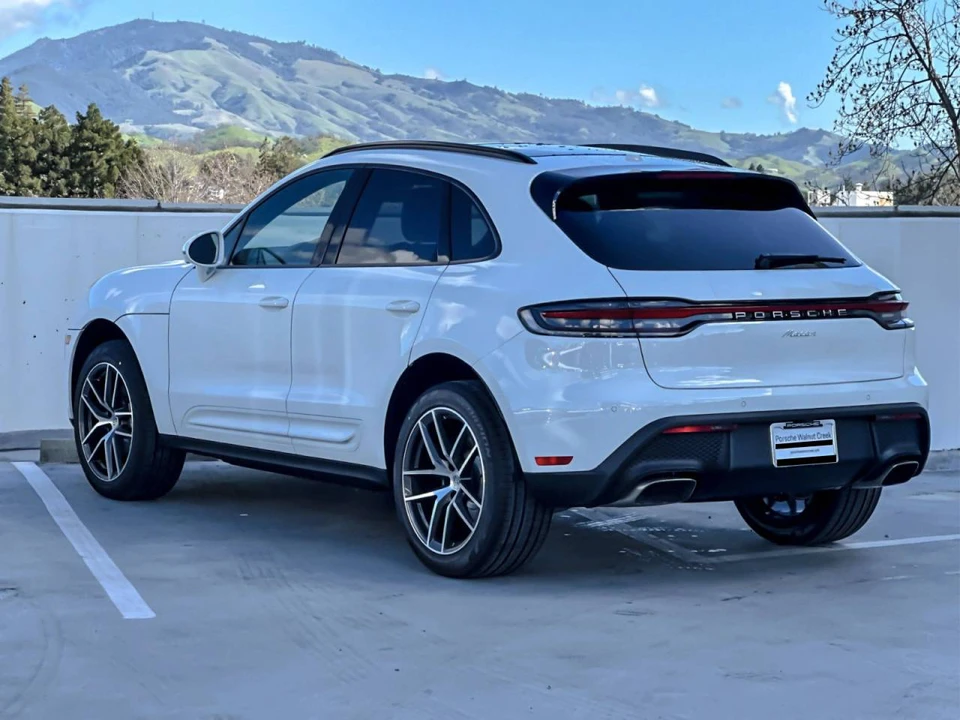2026 Porsche Macan Electric - Image 3 of 4