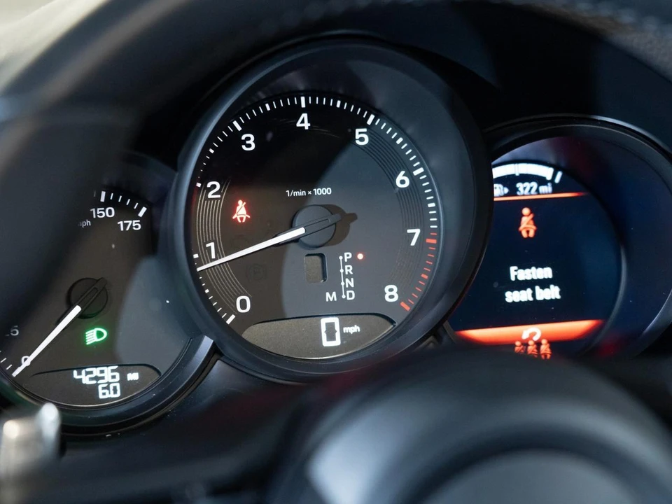 2026 Porsche Macan Electric - Image 19 of 28