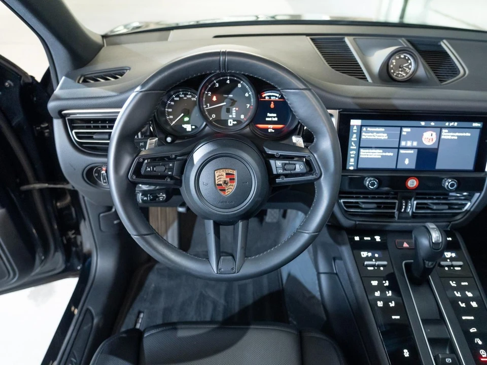 2026 Porsche Macan Electric - Image 27 of 28