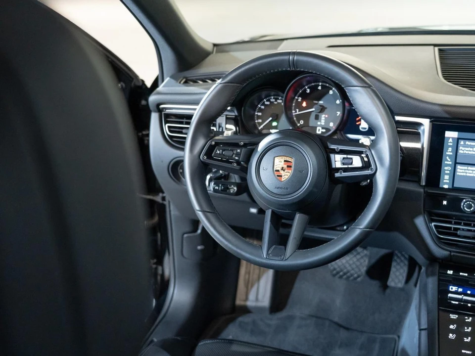 2026 Porsche Macan Electric - Image 26 of 28