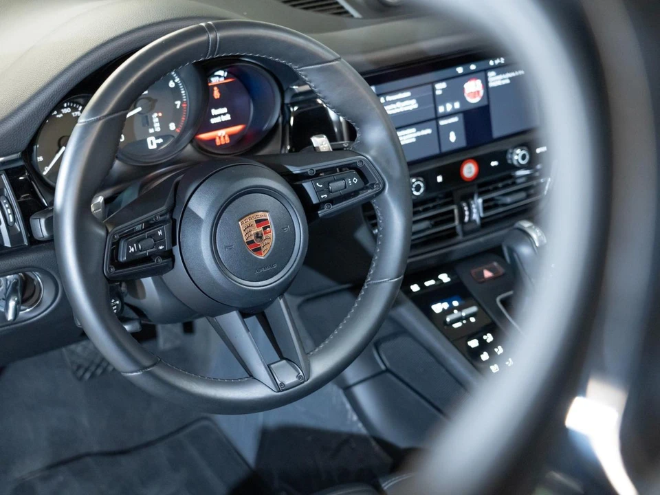 2026 Porsche Macan Electric - Image 15 of 28