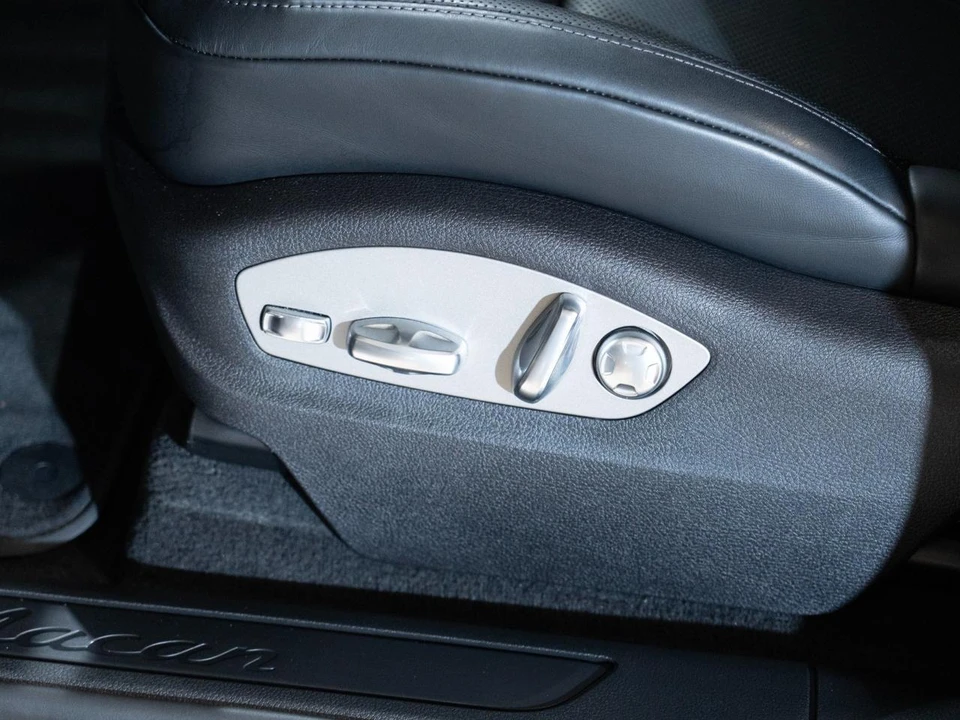2026 Porsche Macan Electric - Image 13 of 28