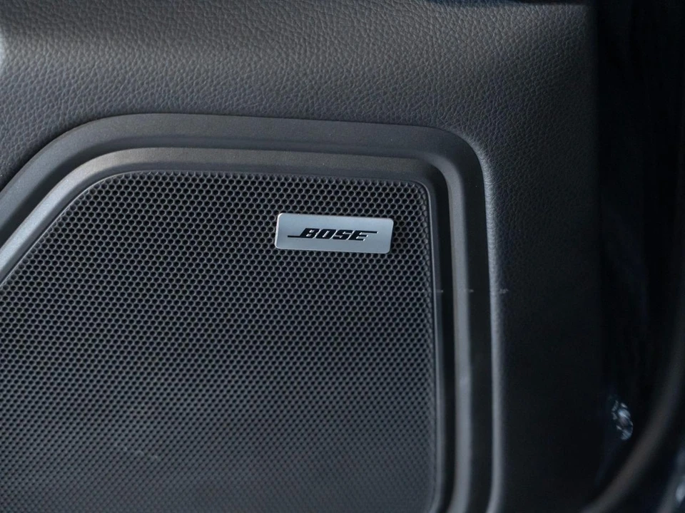 2026 Porsche Macan Electric - Image 18 of 28