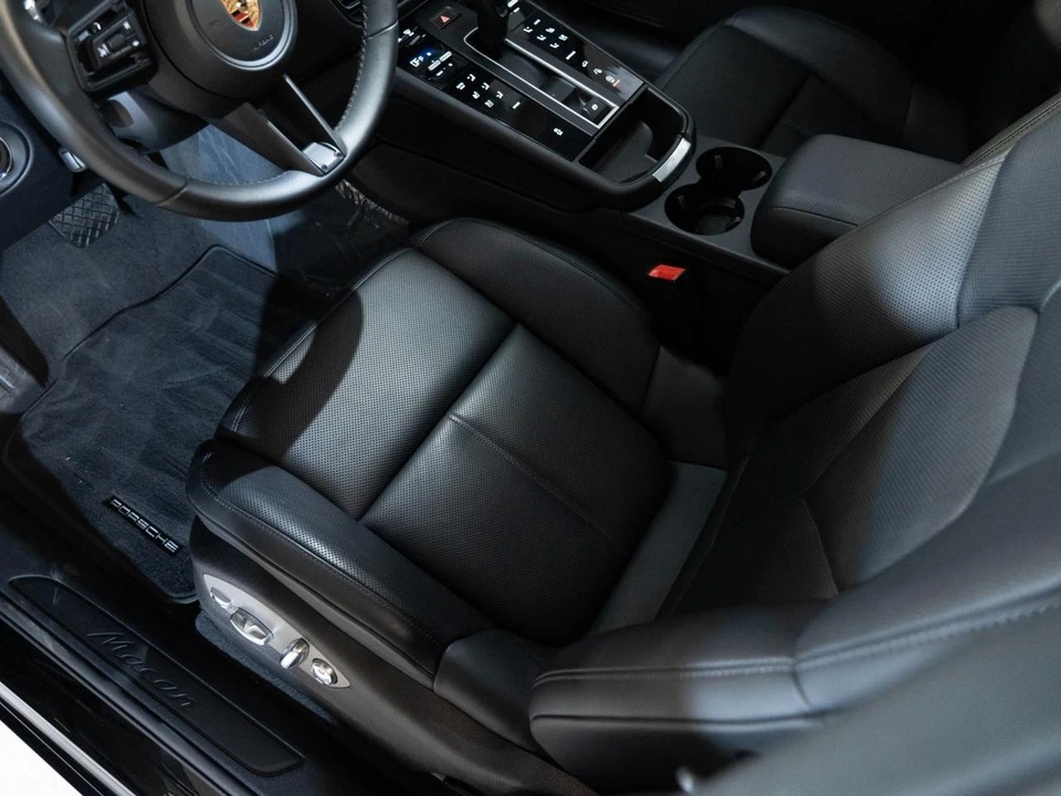 2026 Porsche Macan Electric - Image 14 of 28
