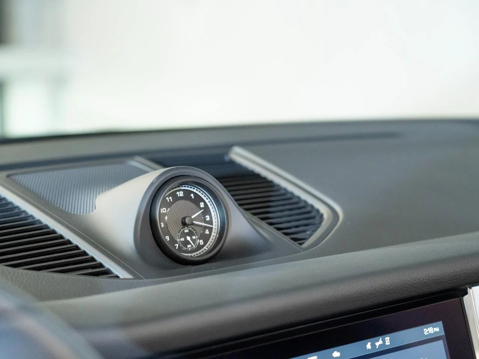 2026 Porsche Macan Electric - Image 20 of 28