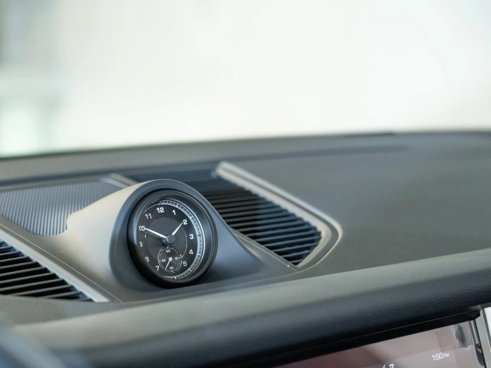 2026 Porsche Macan Electric - Image 21 of 29