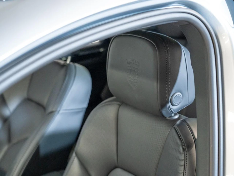 2026 Porsche Macan Electric - Image 25 of 29