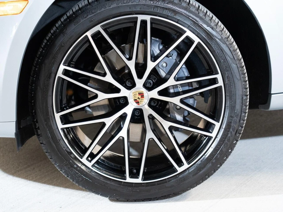 2026 Porsche Macan Electric - Image 12 of 29