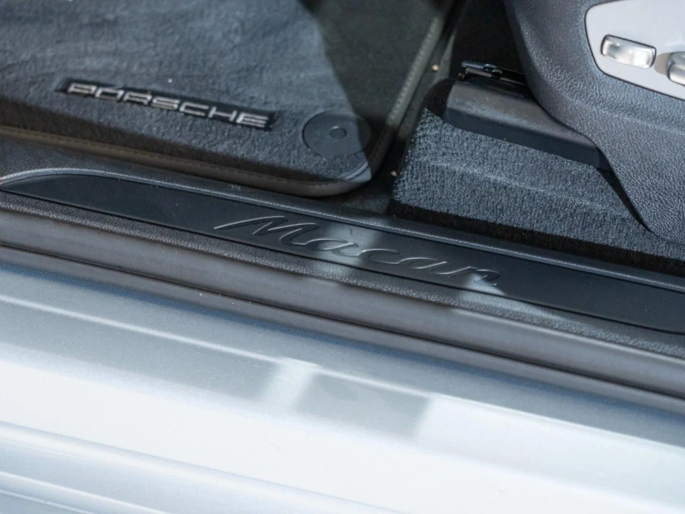 2026 Porsche Macan Electric - Image 13 of 29