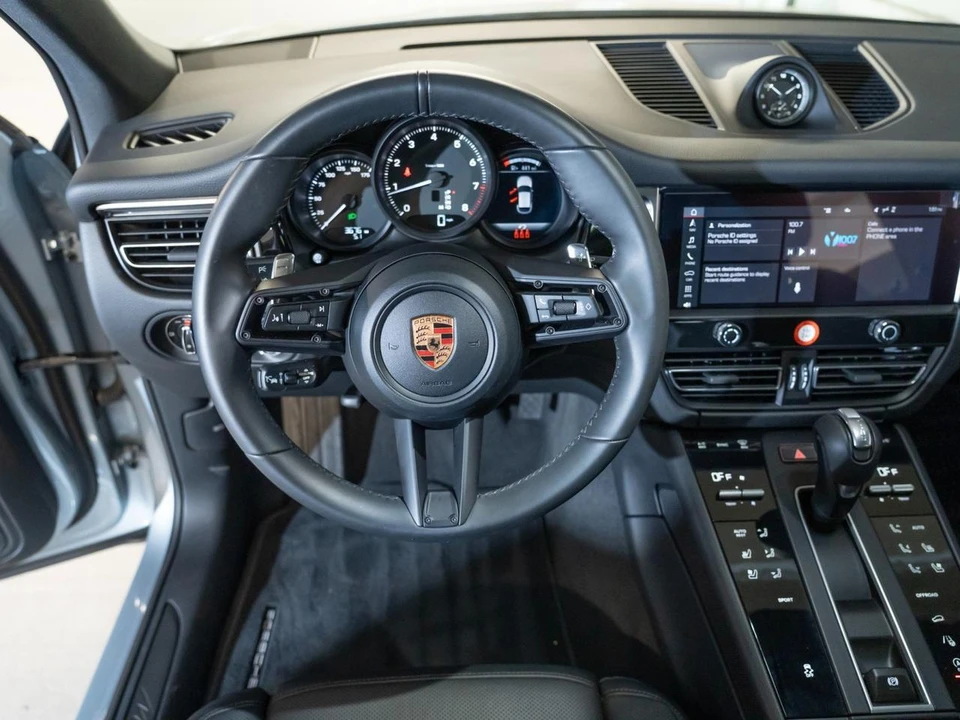 2026 Porsche Macan Electric - Image 28 of 29