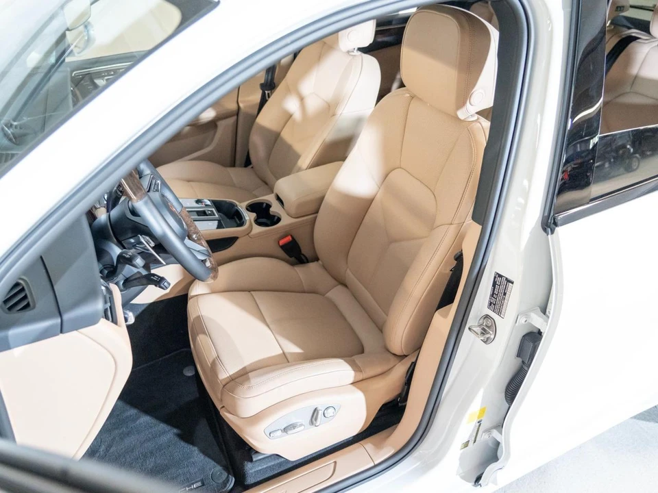2026 Porsche Macan Electric - Image 6 of 29