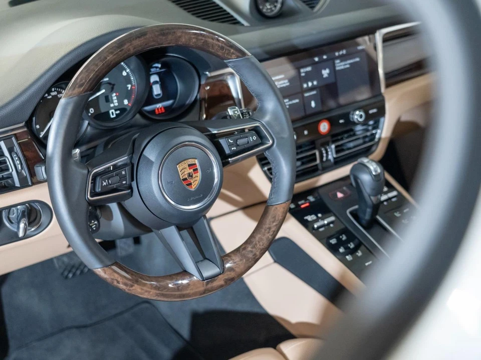 2026 Porsche Macan Electric - Image 16 of 29