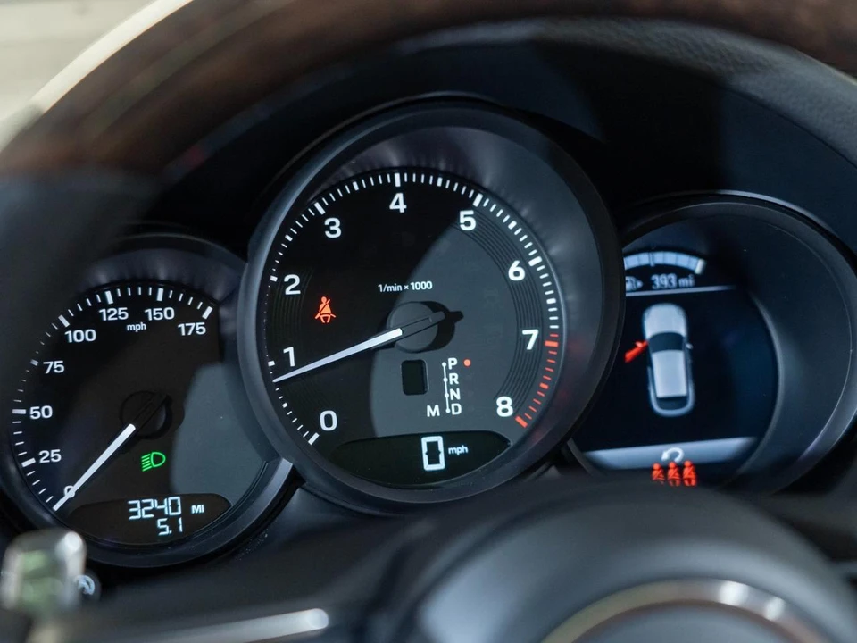 2026 Porsche Macan Electric - Image 20 of 29