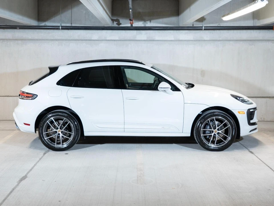 2026 Porsche Macan Electric - Image 9 of 29