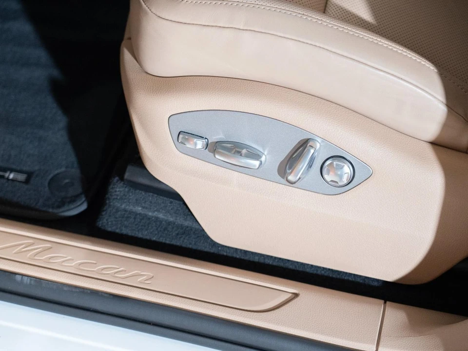 2026 Porsche Macan Electric - Image 14 of 29