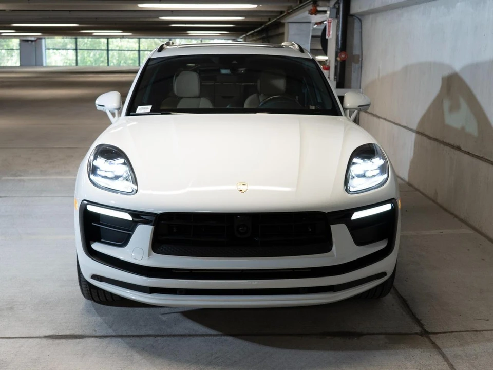 2026 Porsche Macan Electric - Image 7 of 29