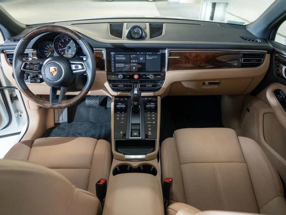 2026 Porsche Macan Electric - Image 26 of 29