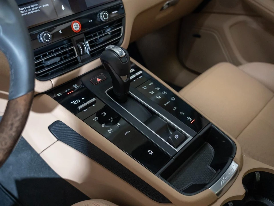 2026 Porsche Macan Electric - Image 23 of 29