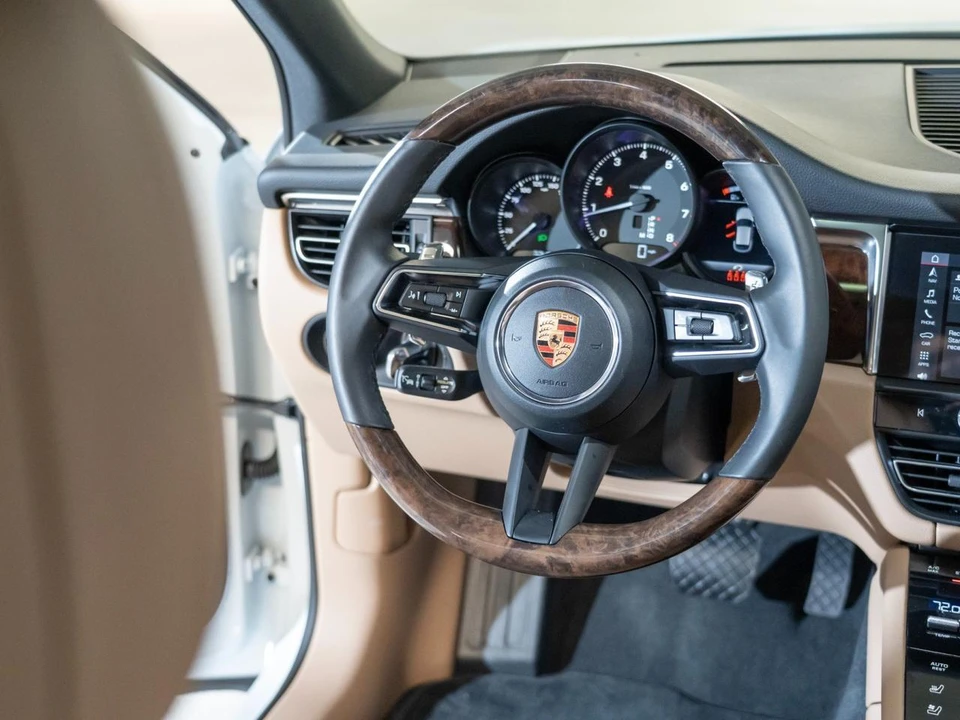 2026 Porsche Macan Electric - Image 27 of 29